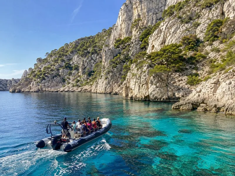 Iconic Calanques Boat Tour mit Badepause